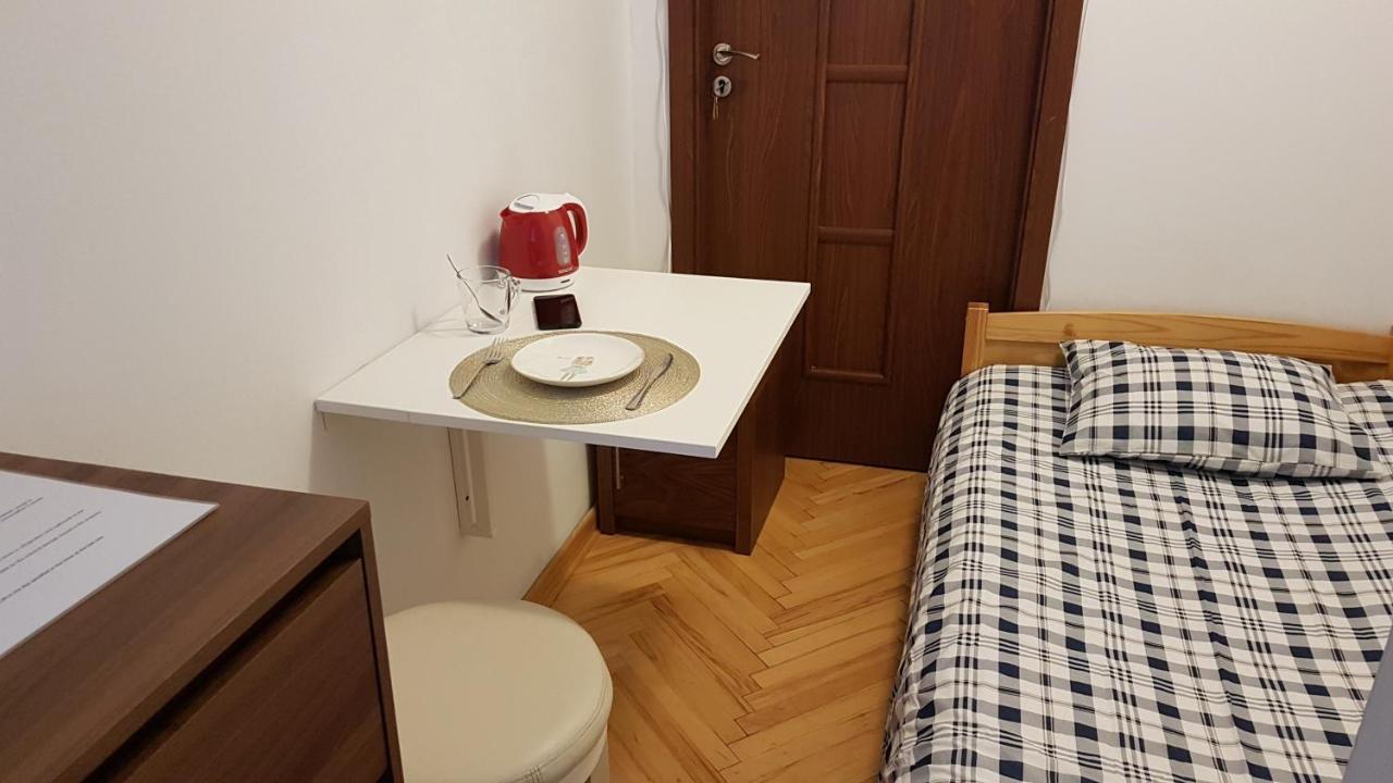 Hostel Niebieski Meander Blisko Metra *